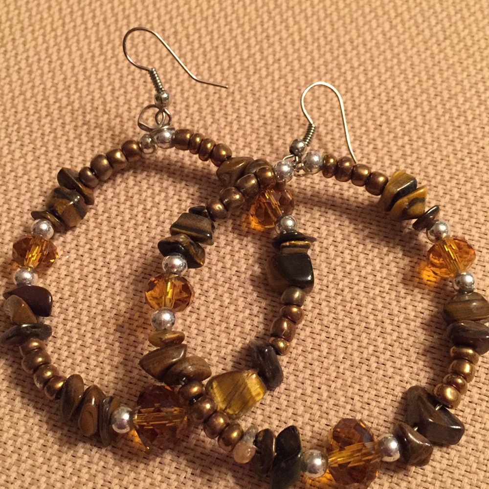 Tigers eye/freshwater pearl/silver/amber crystals